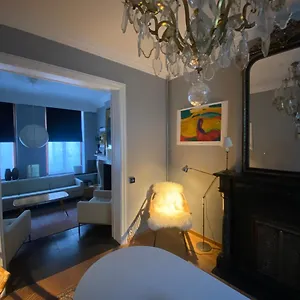 Artist's Loft & Garden Gand